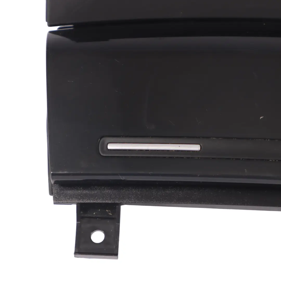 Console centrale Cendrier Couvercle compartiment rangement pour Audi A3 8P à propos du numéro de pièce 8P0857951 Audi A3 8P Console centrale Cendrier Couvercle compartiment rangement - SKU 8P0857951-1 - Numéro de pièce 8P0857951