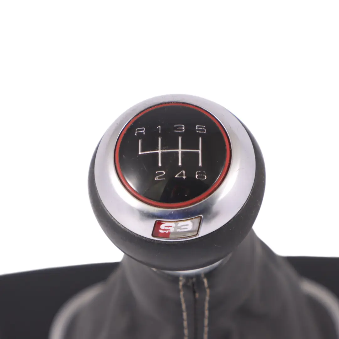 pomello selettore del cambio manuale 6 velocità in pelle per Audi S3 8P con numero di parte 8P0863278CC Audi S3 8P pomello selettore del cambio manuale 6 velocità in pelle - SKU 8P0863278CC - Numero di parte 8P0863278CC