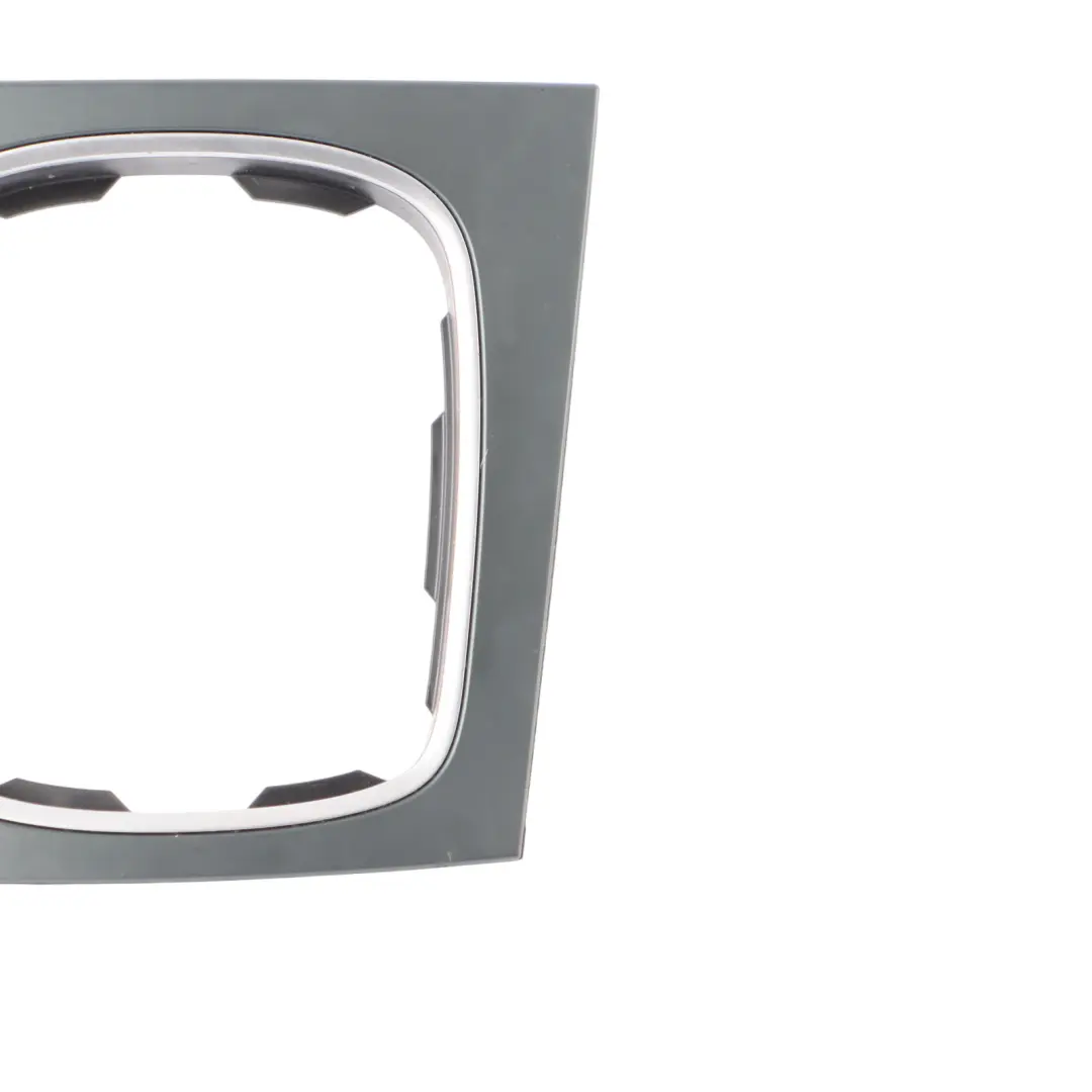 Cambio Fegato Cambio a leva Coperchio rivestimento bordi per Audi A3 8P con numero di parte 8P0864261T Audi A3 8P Cambio Fegato Cambio a leva Coperchio rivestimento bordi - SKU 8P0864261T - Numero di parte 8P0864261T