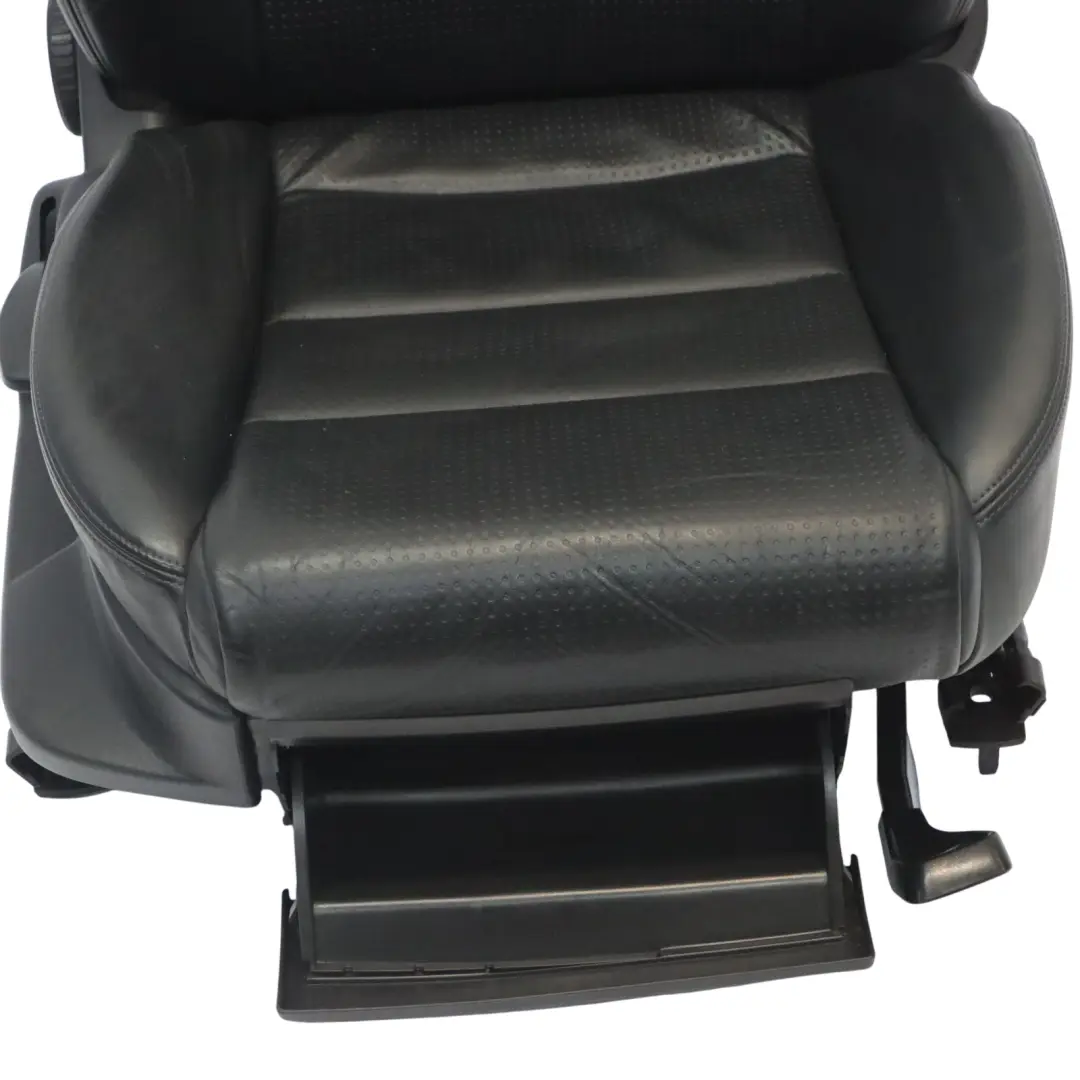 Sportback Siège avant droit intérieur chauffant cuir noir pour Audi A3 S3 8P à propos du numéro de pièce 8P0881806CQ Audi A3 S3 8P Sportback Siège avant droit intérieur chauffant cuir noir - SKU 8P0881806CQ-1 - Numéro de pièce 8P0881806CQ