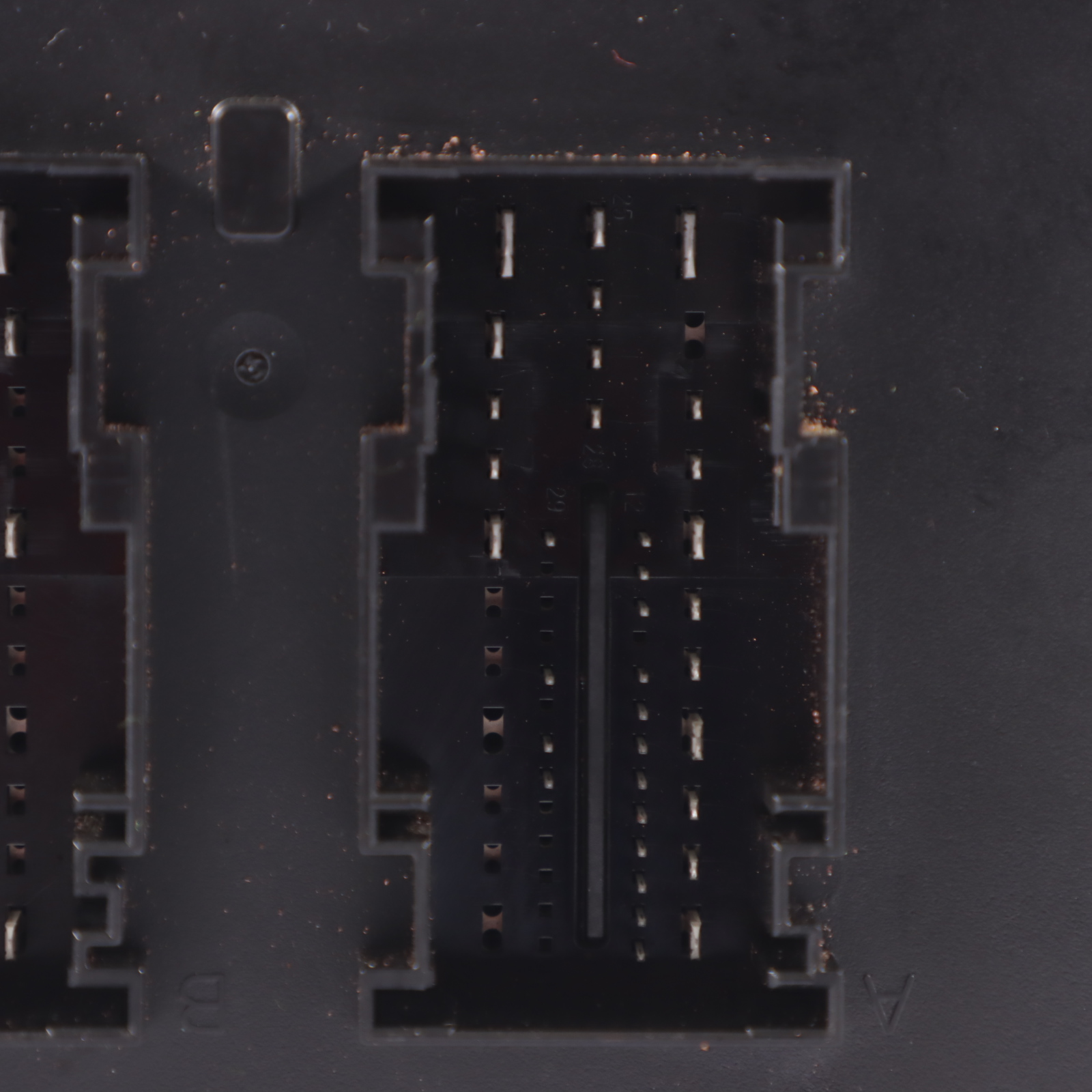 8PCAX 8P アウディA3 BCM 8P0907063Q 321130JJ