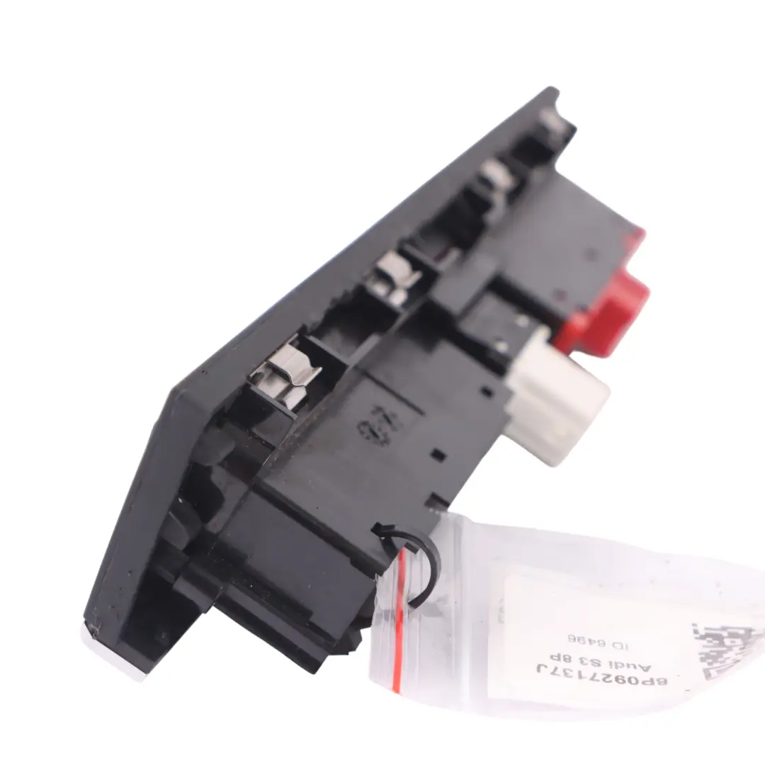 Audi S3 8P Panneau boutons linterrupteur danger commandes intérieures - SKU 8P0927137J - Numéro de pièce 8P0927137J