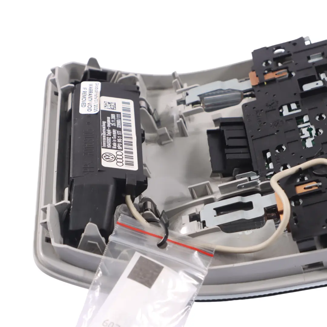 Audi A3 8P Techo Interior Luz de Lectura Luz de Cortesía Delantera - SKU 8P0951177 - Número de pieza 8P0951177
