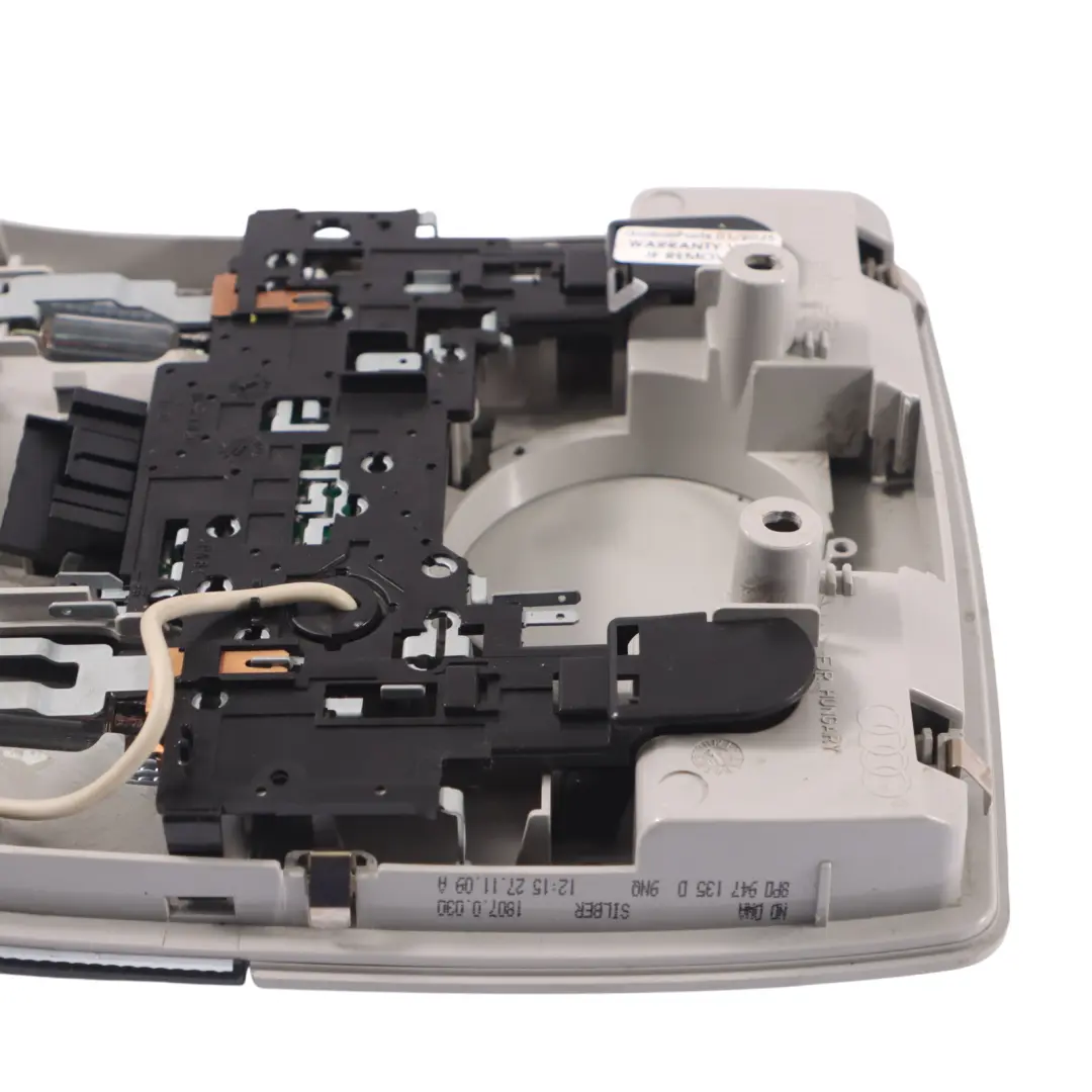 Techo Interior Luz de Lectura Luz de Cortesía Delantera para Audi A3 8P con número de pieza 8P0951177 Audi A3 8P Techo Interior Luz de Lectura Luz de Cortesía Delantera - SKU 8P0951177 - Número de pieza 8P0951177