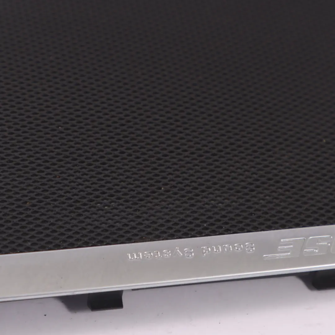 Coperchi altoparlant Pannell scheda porta anteriore destro per Audi S3 8P con numero di parte 8P3035420A Audi S3 8P Coperchi altoparlant Pannell scheda porta anteriore destro - SKU 8P3035420A - Numero di parte 8P3035420A