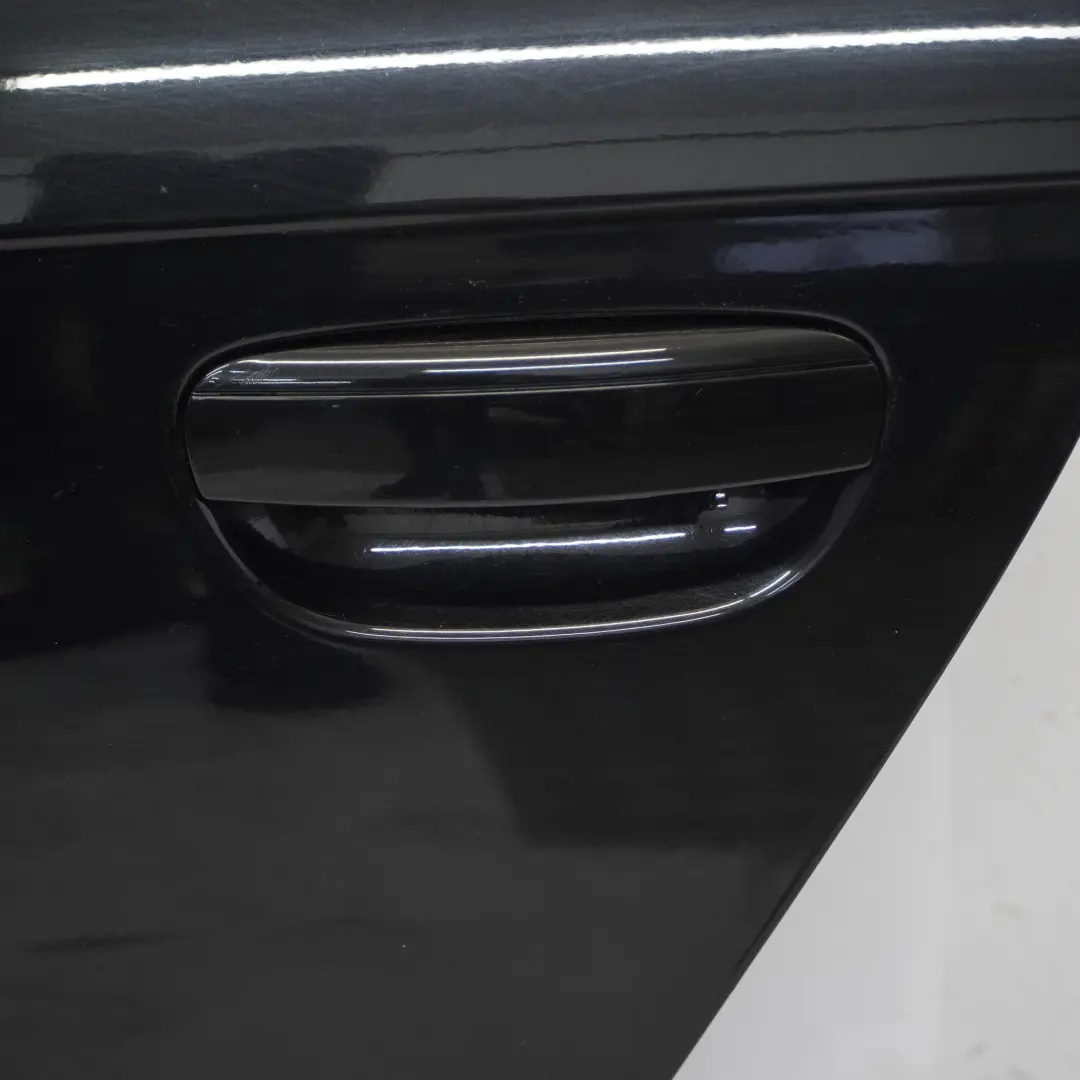 Sportback Panneau de Porte arrière gauche Phantom Black - Z9Y pour Audi A3 8P à propos du numéro de pièce 8P4833051A Audi A3 8P Sportback Panneau de Porte arrière gauche Phantom Black - Z9Y - SKU 8P4833051A-PHB - Numéro de pièce 8P4833051A