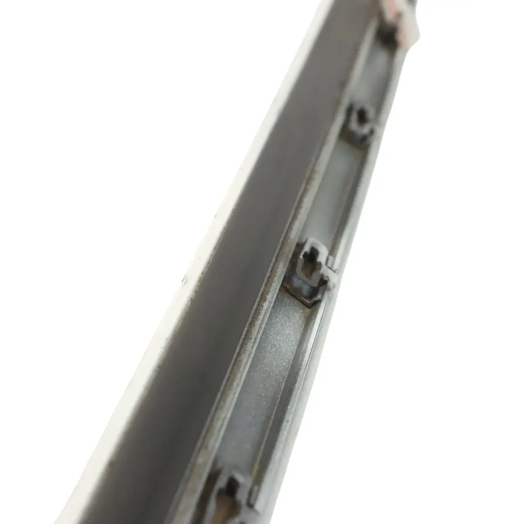 Tapa Exterior Delantera Derecha Ibis Blanco - Y9C para Audi A3 8P con número de pieza 8P4853960E Audi A3 8P Tapa Exterior Delantera Derecha Ibis Blanco - Y9C - SKU 8P4853960E-IWH - Número de pieza 8P4853960E