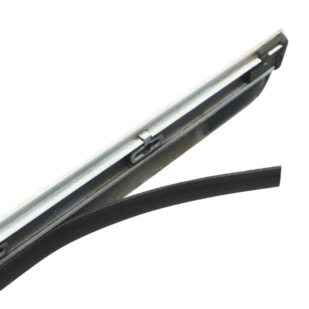 Copertura anteriore carrozzeria destra Bianco Ibis Y9C per Audi A3 8P con numero di parte 8P4853960E Audi A3 8P Copertura anteriore carrozzeria destra Bianco Ibis Y9C - SKU 8P4853960E-IWH - Numero di parte 8P4853960E