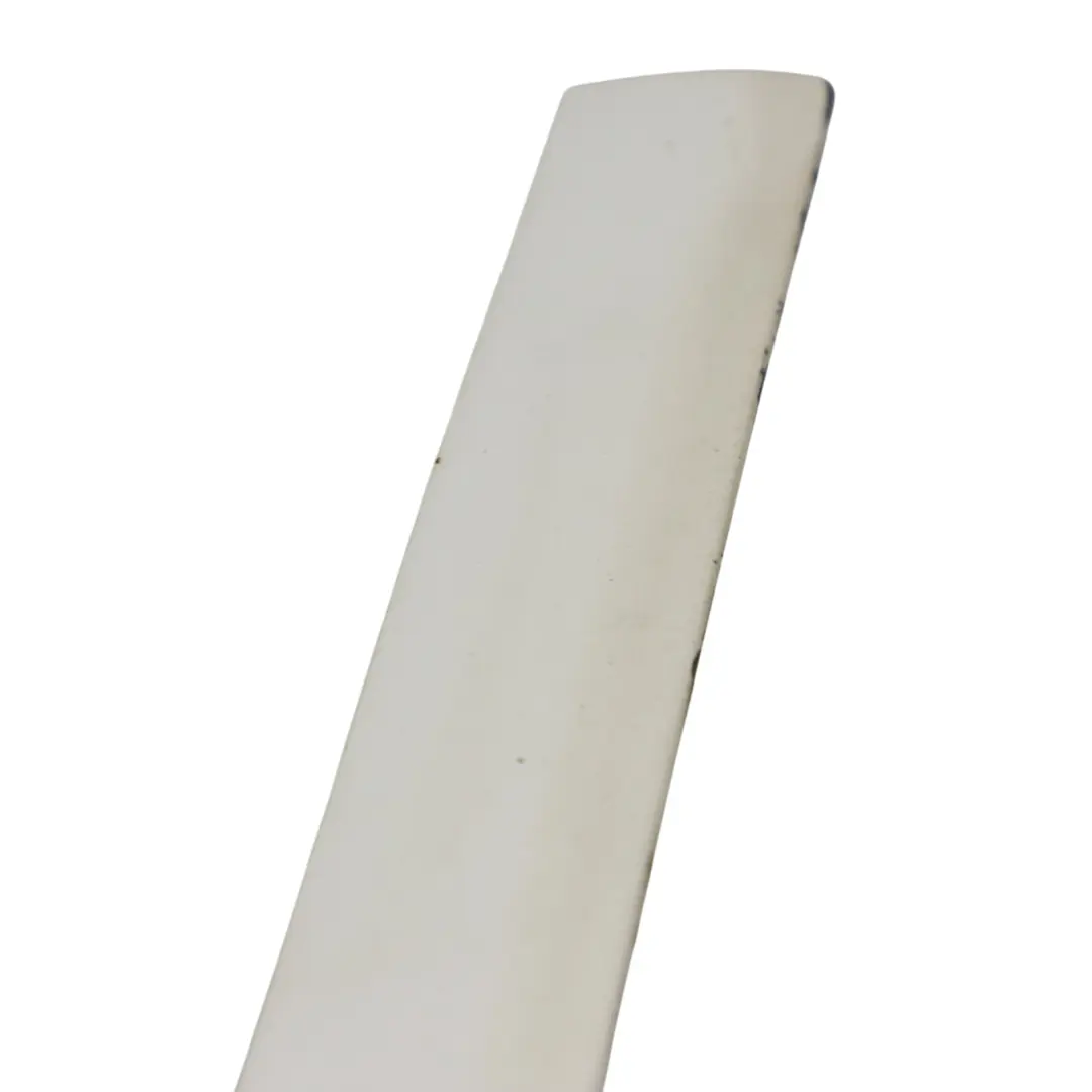 Copertura anteriore carrozzeria destra Bianco Ibis Y9C per Audi A3 8P con numero di parte 8P4853960E Audi A3 8P Copertura anteriore carrozzeria destra Bianco Ibis Y9C - SKU 8P4853960E-IWH - Numero di parte 8P4853960E