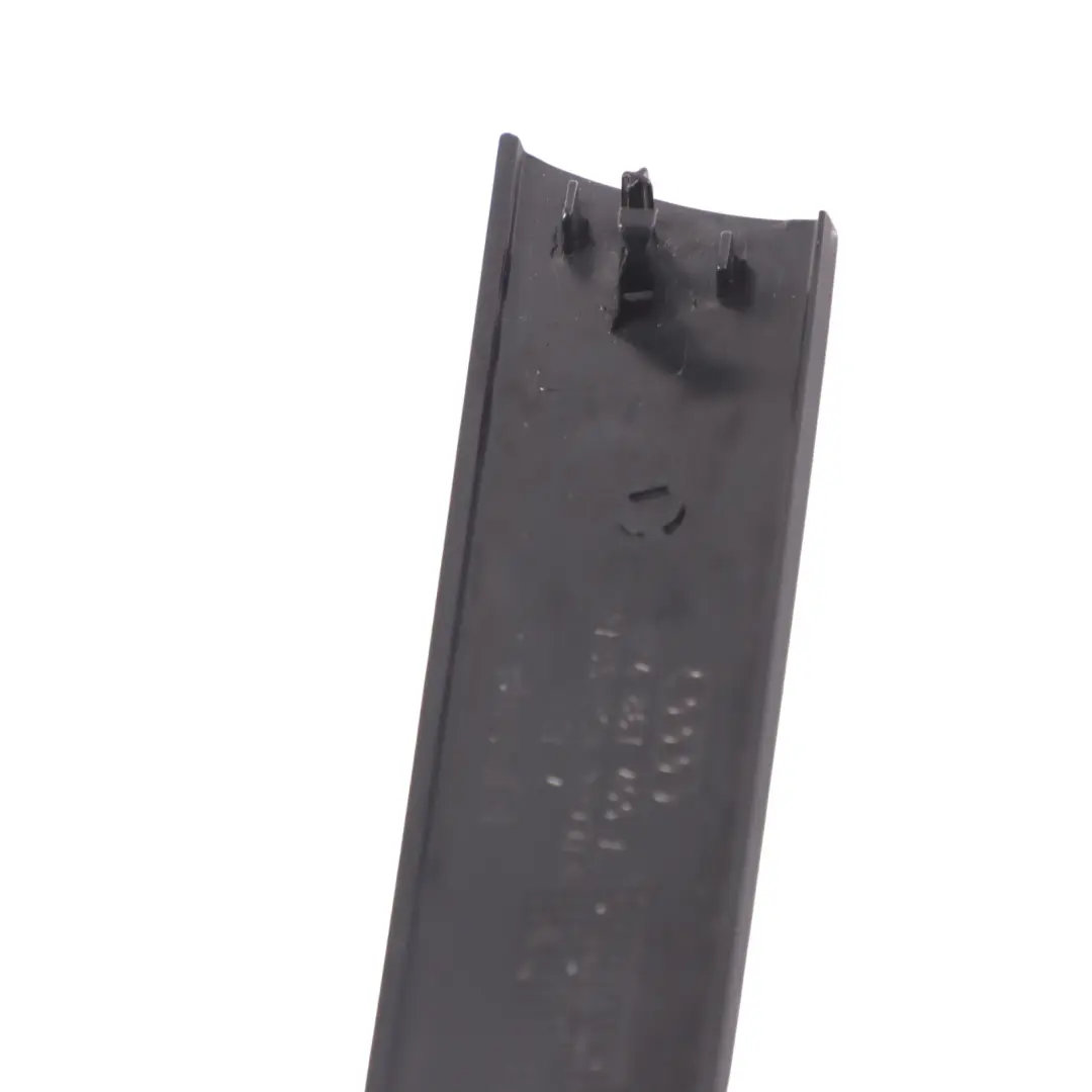 Rivestimento porta Striscia anteriore sinistra per Audi S3 8P con numero di parte 8P4867409A Audi S3 8P Rivestimento porta Striscia anteriore sinistra - SKU 8P4867409A - Numero di parte 8P4867409A