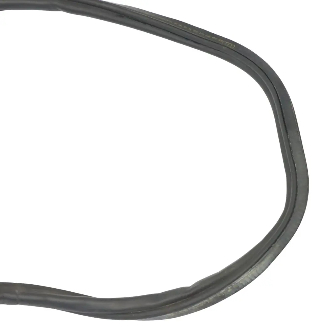 Boot Lid Tailgate Seal Weather Trunk Seal Gasket Caucho para Audi A3 8V con número de pieza 8P7827705E Audi A3 8V Boot Lid Tailgate Seal Weather Trunk Seal Gasket Caucho - SKU 8P7827705E - Número de pieza 8P7827705E