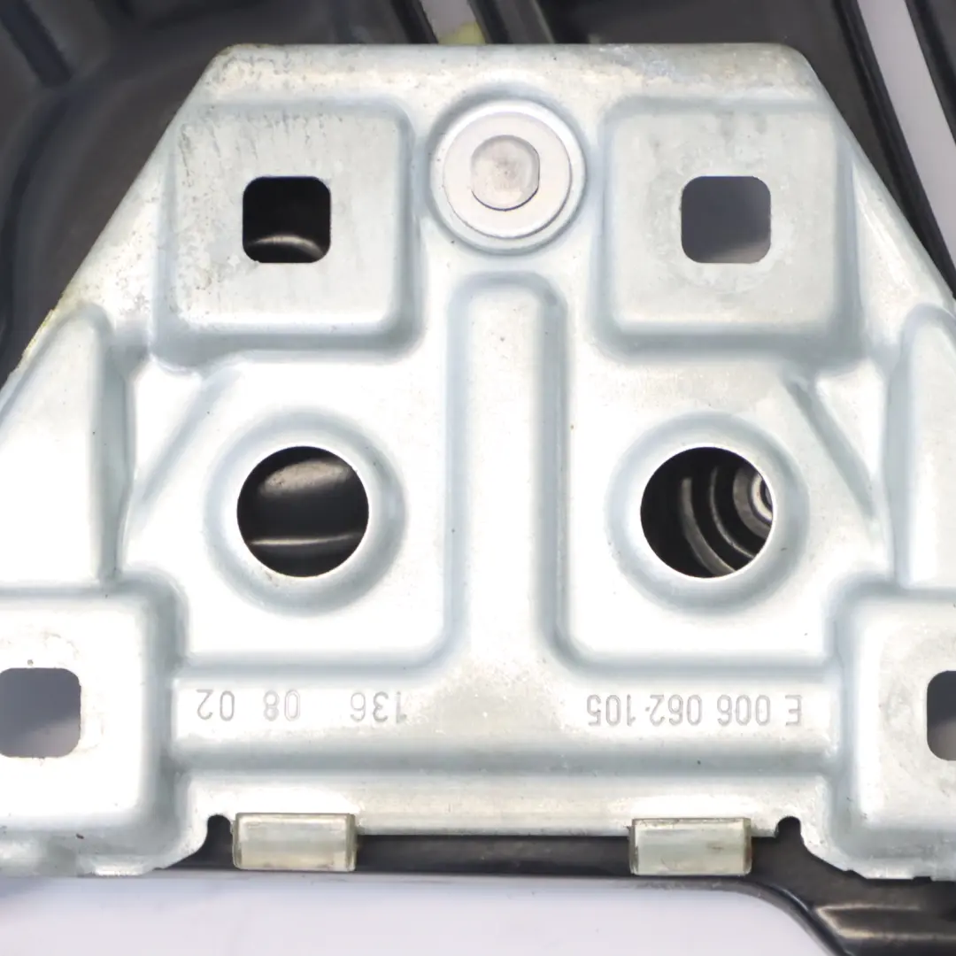 Lève vitre Régulateur Mécanisme Arrière Gauche pour Audi A3 8P à propos du numéro de pièce 8P7839397B Audi A3 8P Lève vitre Régulateur Mécanisme Arrière Gauche - SKU 8P7839397B - Numéro de pièce 8P7839397B