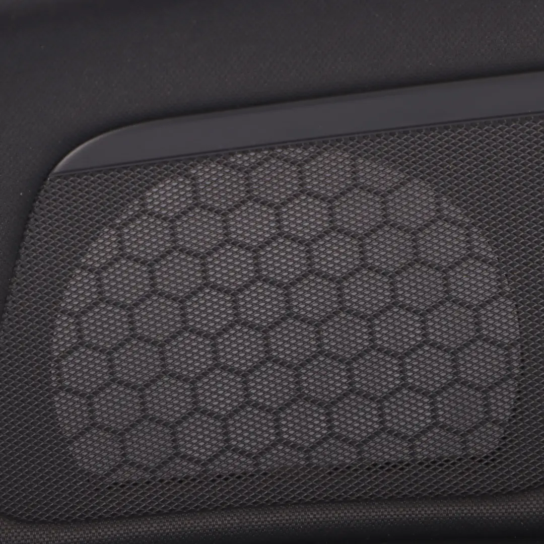 Tapa lateral trasera derecha para Audi A3 8P con número de pieza 8P7867118 Audi A3 8P Tapa lateral trasera derecha - SKU 8P7867118 - Número de pieza 8P7867118