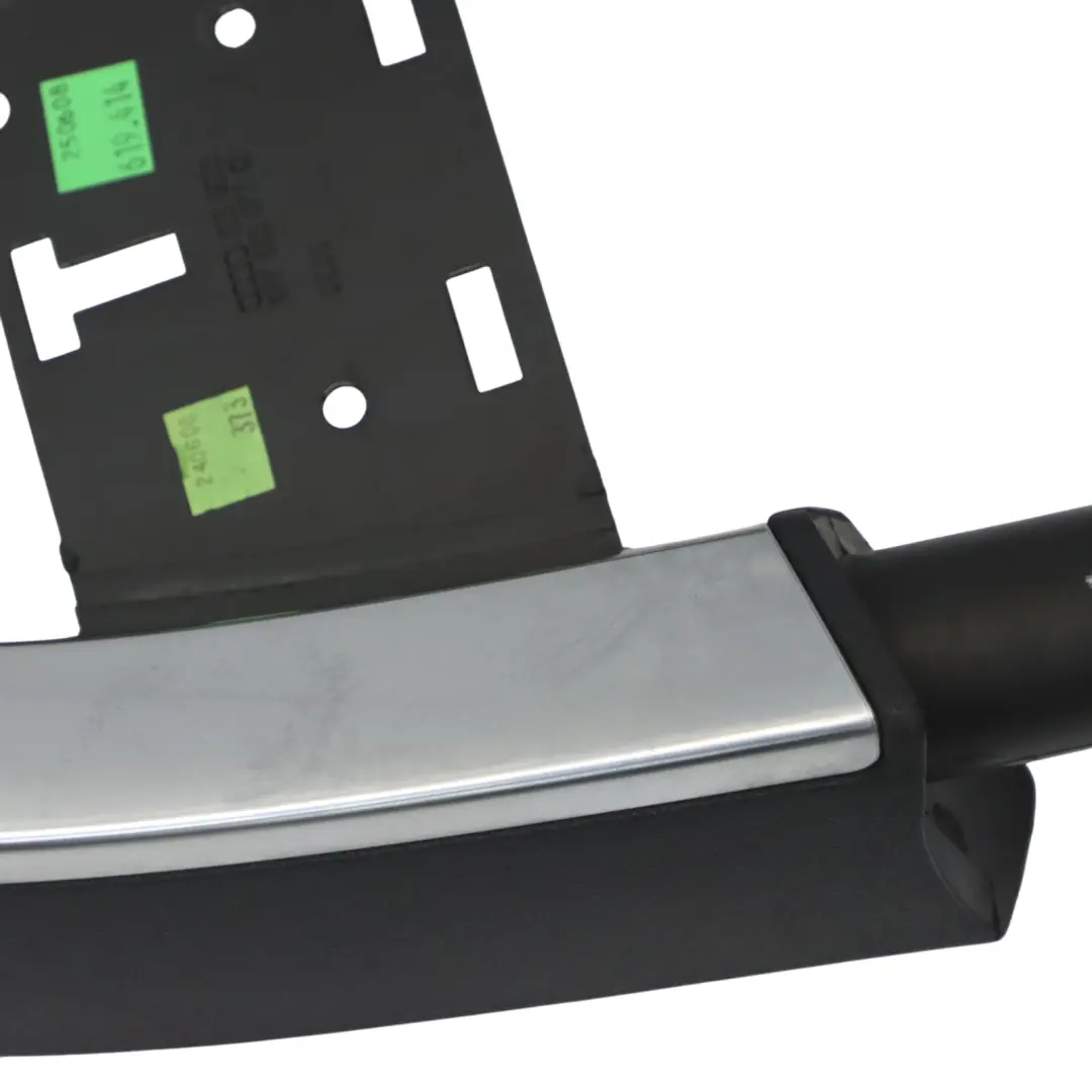 Pałąk Bezpieczeństwa Osłona Mocowanie Lewe do Audi A3 8P o numerze 8P7880079D Audi A3 8P Pałąk Bezpieczeństwa Osłona Mocowanie Lewe - SKU 8P7880079D - Numer Części 8P7880079D