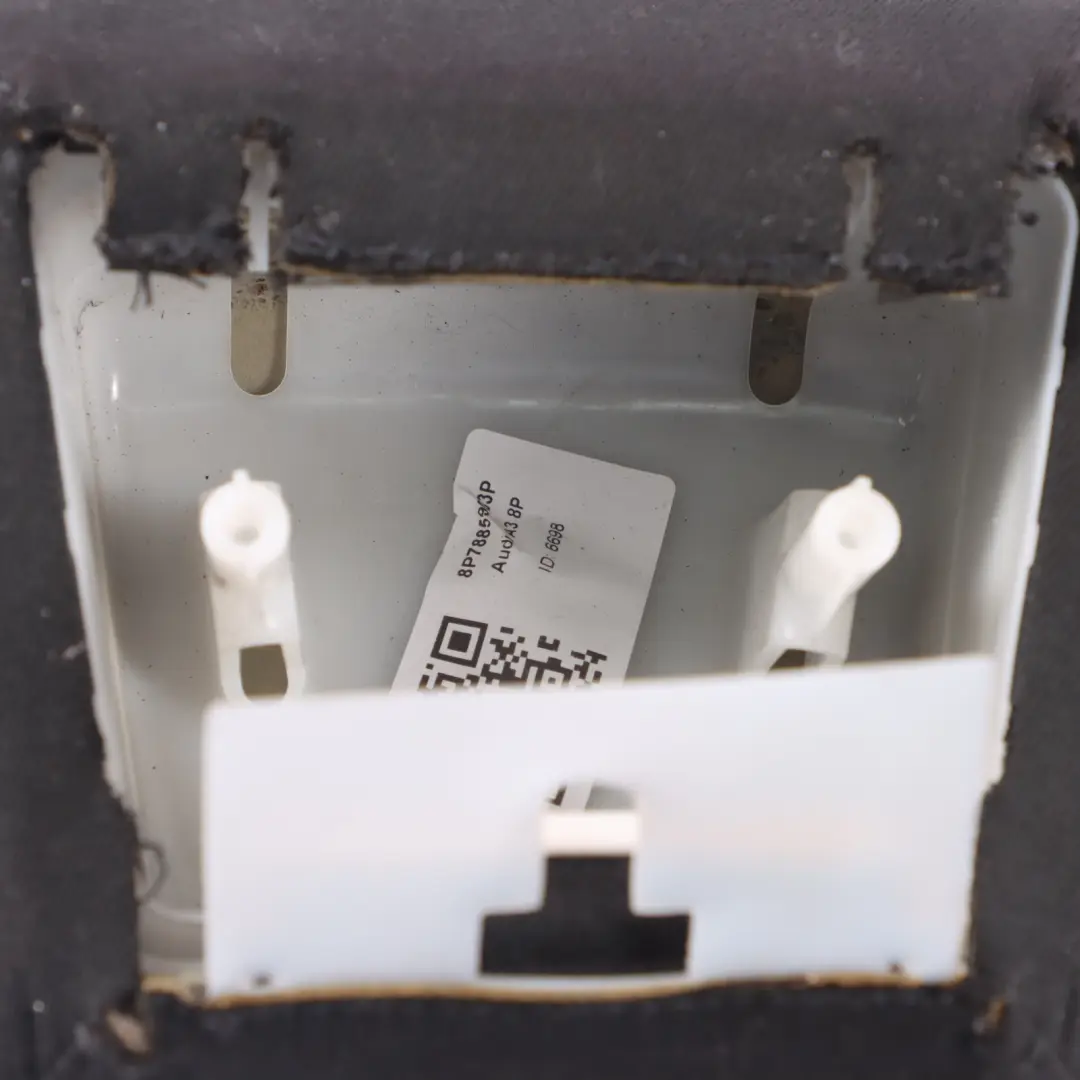 Kopfstütze Hinten Links Rechts Stoff Seele Schwarz für Audi A3 8P7 Cabriolet mit Teilenummer 8P7885903P Audi A3 8P7 Cabriolet Kopfstütze Hinten Links Rechts Stoff Seele Schwarz - SKU 8P7885903P - Teilenummer 8P7885903P