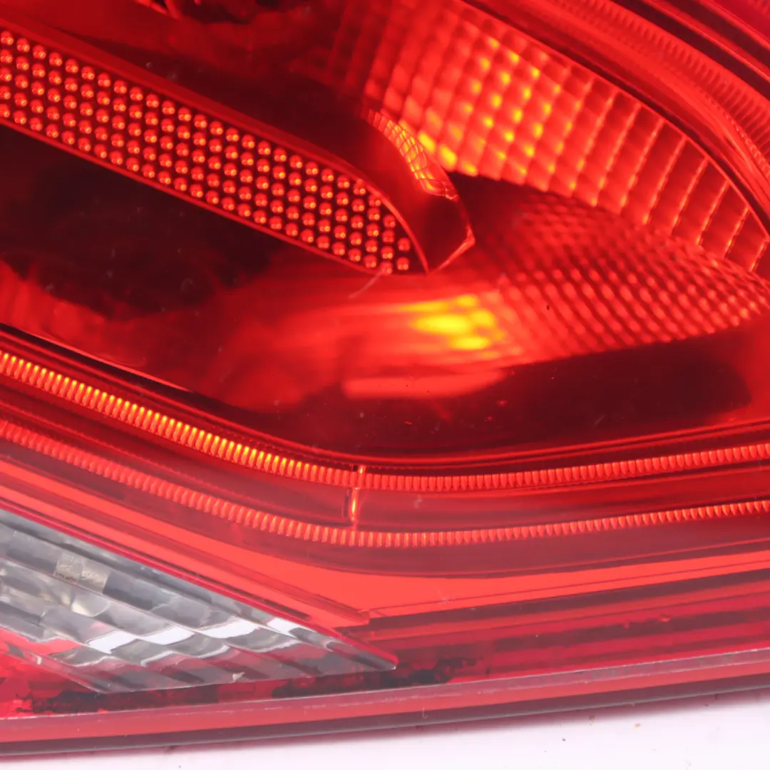 Feu arrière intérieur de hayon gauche pour Audi A3 8P Cabriolet à propos du numéro de pièce 8P7945093 Audi A3 8P Cabriolet Feu arrière intérieur de hayon gauche - SKU 8P7945093 - Numéro de pièce 8P7945093