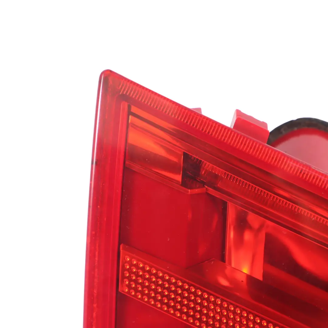 Luz Trasera Interna Luz de Trampilla Izquierda para Audi A3 8P Convertible con número de pieza 8P7945093 Audi A3 8P Convertible Luz Trasera Interna Luz de Trampilla Izquierda - SKU 8P7945093 - Número de pieza 8P7945093