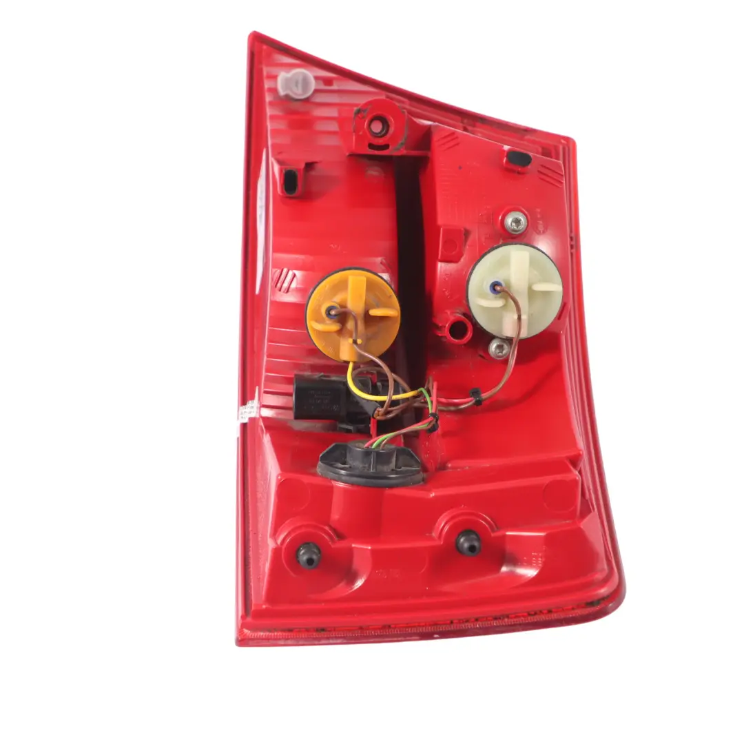 Aile Arrière Feu Extérieur Gauche pour Audi A3 8P Cabriolet à propos du numéro de pièce 8P7945095 Audi A3 8P Cabriolet Aile Arrière Feu Extérieur Gauche - SKU 8P7945095 - Numéro de pièce 8P7945095