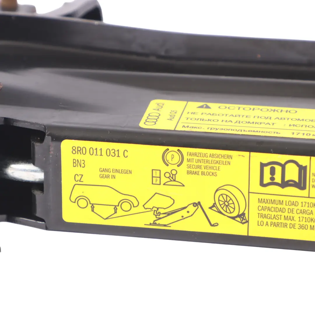 Cric de levage voiture Outil levage de roue d'urgence pour Audi Q5 8R à propos du numéro de pièce 8R0011031C Audi Q5 8R Cric de levage voiture Outil levage de roue d'urgence - SKU 8R0011031C - Numéro de pièce 8R0011031C