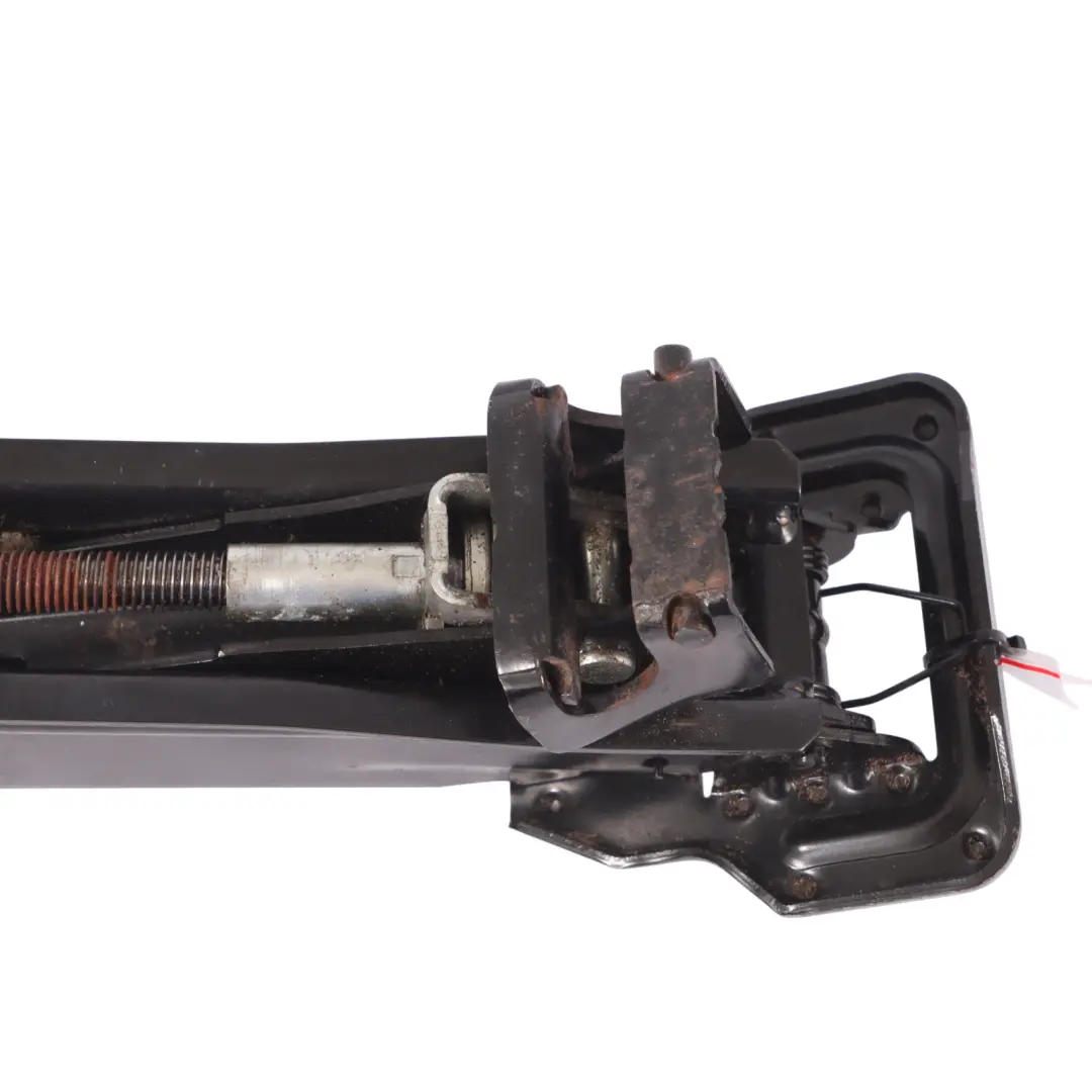 Lifting Jack Emergency Wheel Lift Tool to Audi Q5 8R Car with Part number 8R0011031C Audi Q5 8R Car Lifting Jack Emergency Wheel Lift Tool - SKU 8R0011031C - Part number 8R0011031C