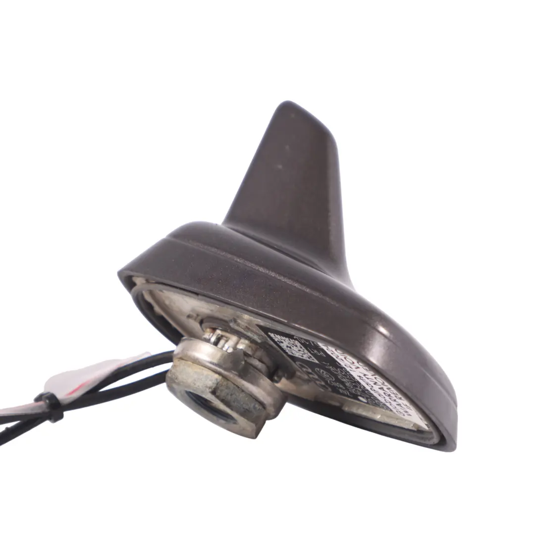 Antenna sul tetto Shark Grigio Ametista Metallizzato - Z4X 8R0035503E per Audi Q5 8R con numero di parte 8R0035503E-AGM Audi Q5 8R Antenna sul tetto Shark Grigio Ametista Metallizzato - Z4X 8R0035503E - SKU 8R0035503E-AGM - Numero di parte 8R0035503E-AGM