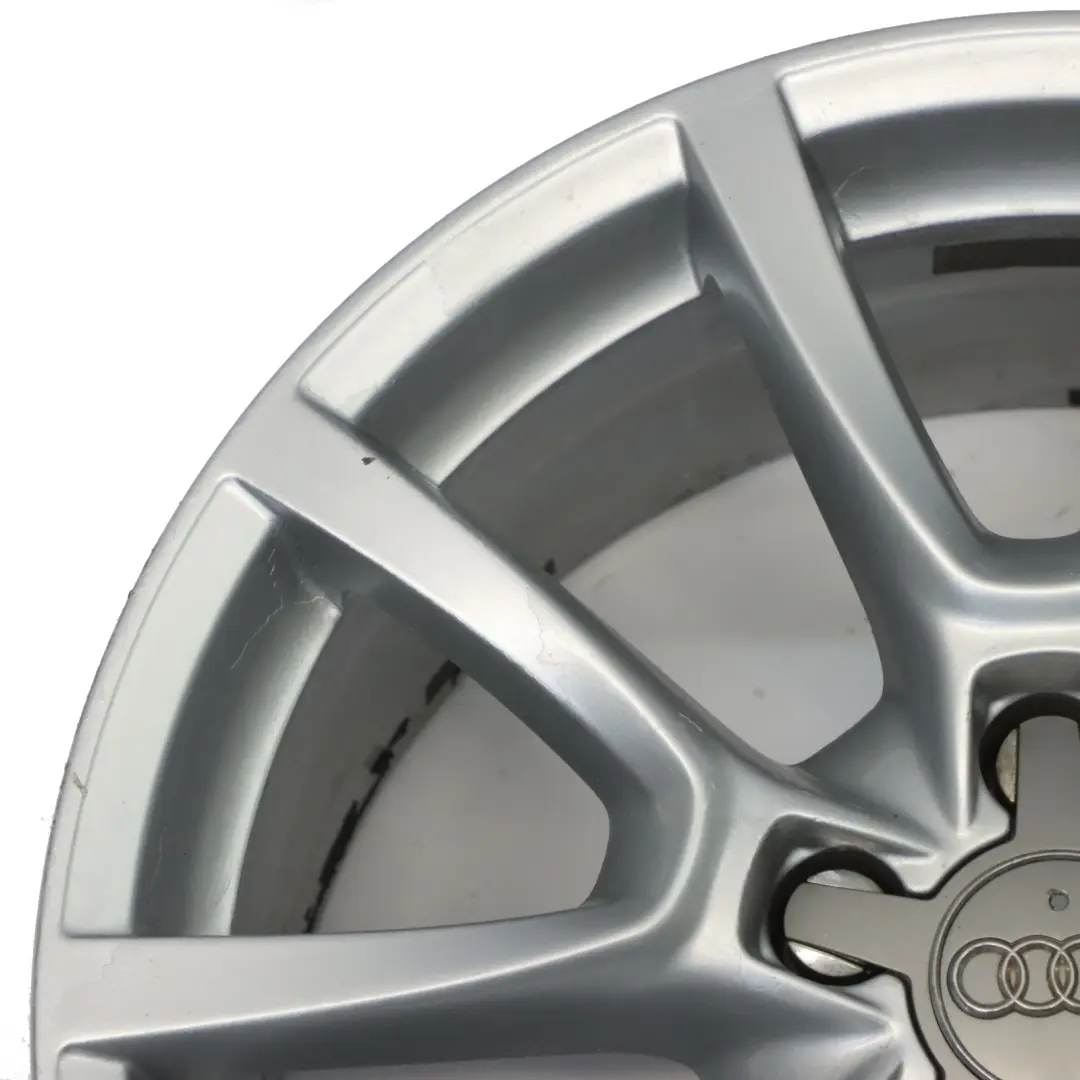 Srebrna Felga Aluminiowa 18" 8J ET:39 do Audi Q5 8R o numerze 8R0601025C Audi Q5 8R Srebrna Felga Aluminiowa 18" 8J ET:39 - SKU 8R0601025C-2 - Numer Części 8R0601025C