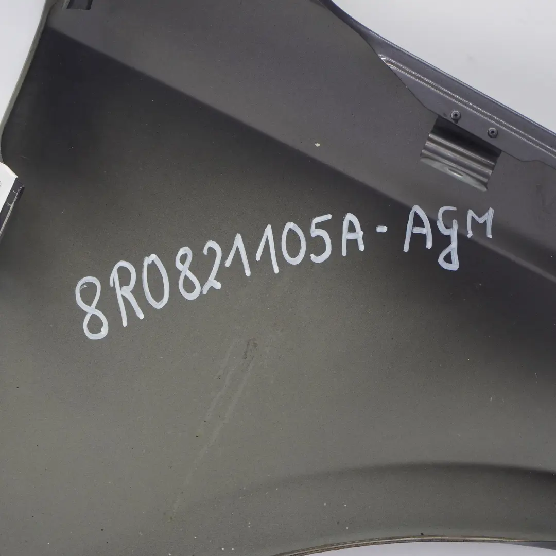 Pannello laterale anteriore sinistro parafango ala Amethyst Grey Z4X per Audi Q5 8R con numero di parte 8R0821105A Audi Q5 8R Pannello laterale anteriore sinistro parafango ala Amethyst Grey Z4X - SKU 8R0821105A-AGM - Numero di parte 8R0821105A