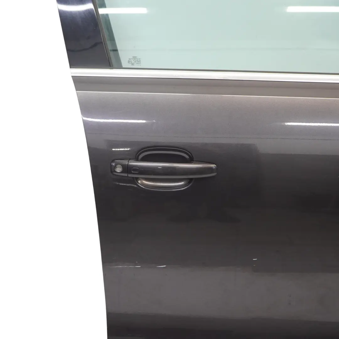 Audi Q5 8R Panneau de recouvrement de porte avant droite Amethyst Grey - Z4X - SKU 8R0831052E-AGM - Numéro de pièce 8R0831052E