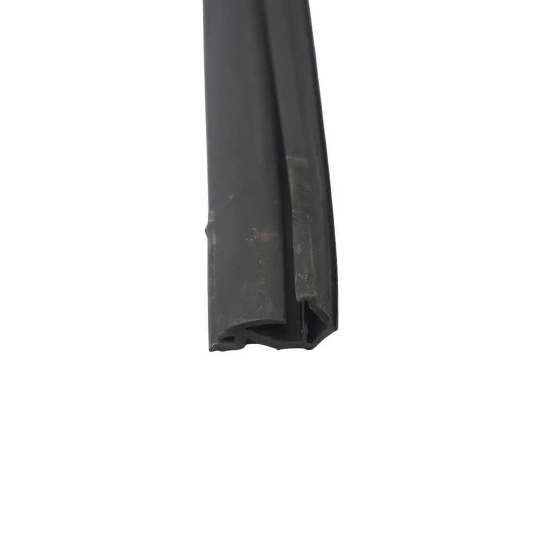 AUDI Q5 8R Guide de fenêtre Porte arrière droite Joint de moulure - SKU 8R0839440G - Numéro de pièce 8R0839440G