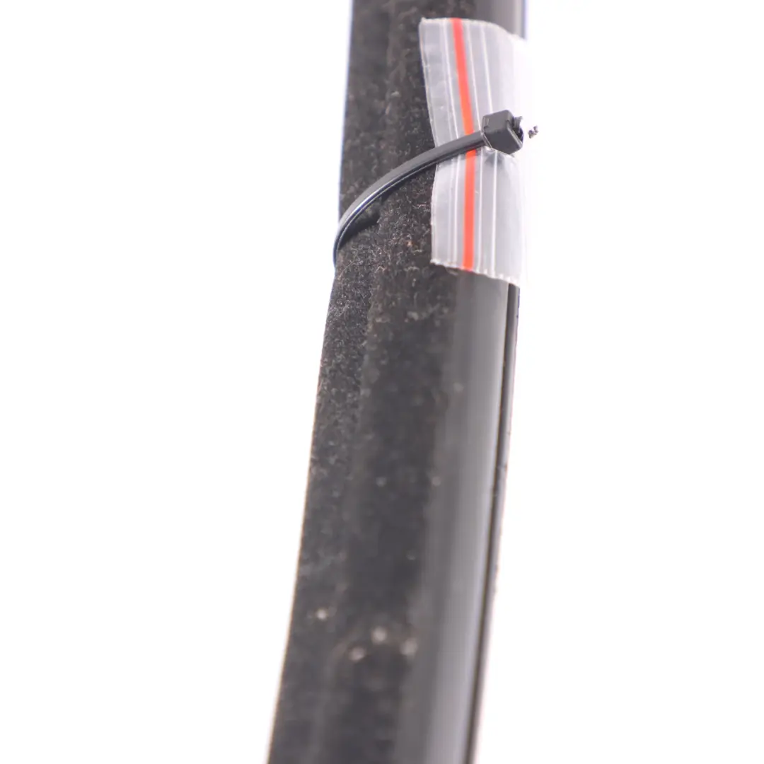 Joint étanchéité rail guidage vitre intérieure arrière droite pour Audi Q5 8R à propos du numéro de pièce 8R0839480B Audi Q5 8R Joint étanchéité rail guidage vitre intérieure arrière droite - SKU 8R0839480B - Numéro de pièce 8R0839480B