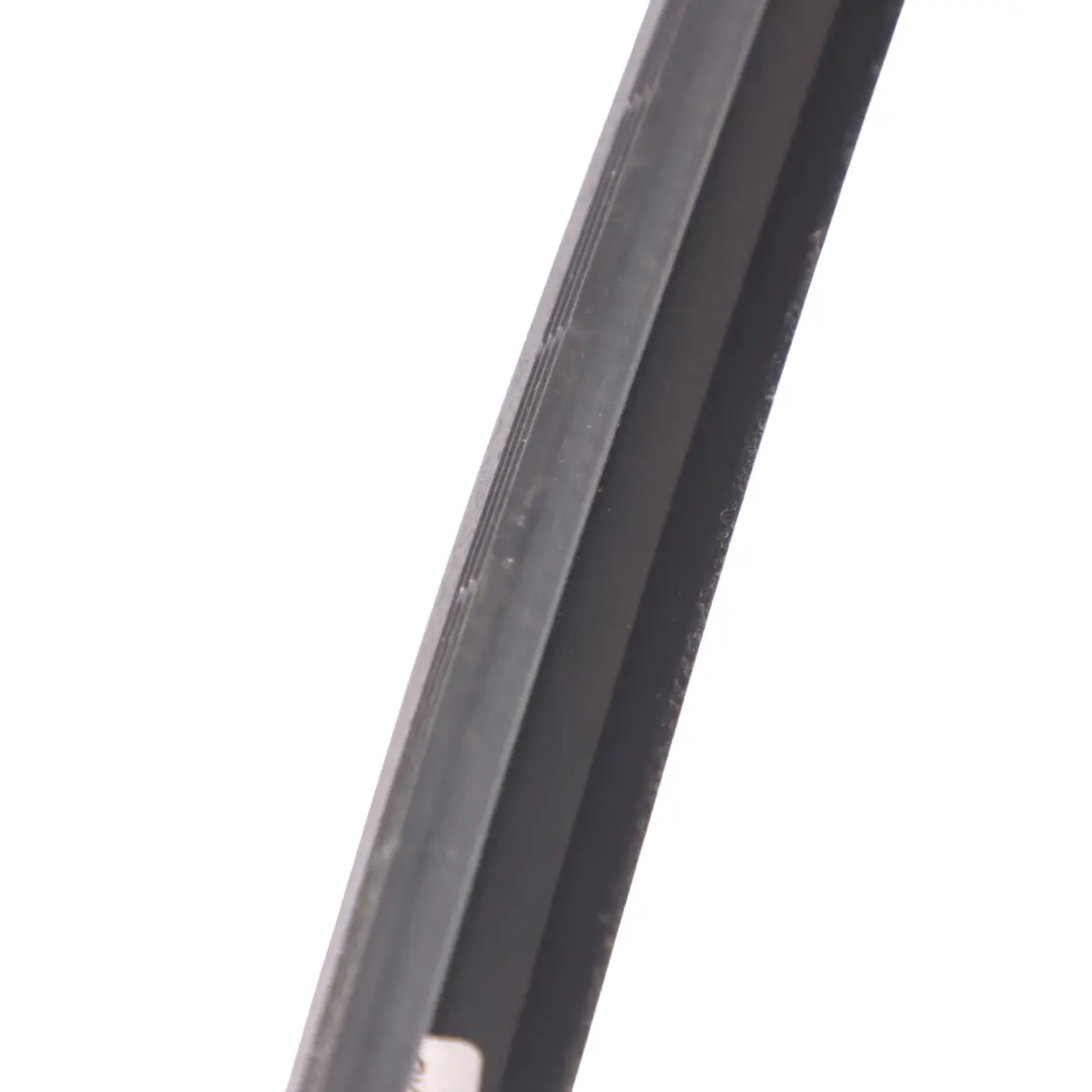 lunotto interno guida guida guarnizione destra per Audi Q5 8R con numero di parte 8R0839480B Audi Q5 8R lunotto interno guida guida guarnizione destra - SKU 8R0839480B - Numero di parte 8R0839480B