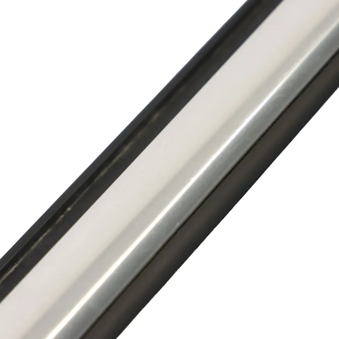 Joint de vitre avant porte gauche d'étanchéité chromé pour Audi Q5 8R à propos du numéro de pièce 8R0853283C Audi Q5 8R Joint de vitre avant porte gauche d'étanchéité chromé - SKU 8R0853283C - Numéro de pièce 8R0853283C