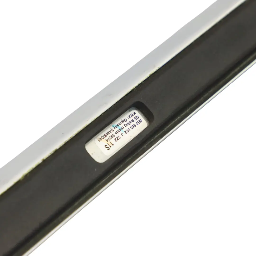 Modanatura del parapetto del tetto cromata a destra per Audi Q5 8R con numero di parte 8R0860022J Audi Q5 8R Modanatura del parapetto del tetto cromata a destra - SKU 8R0860022J - Numero di parte 8R0860022J