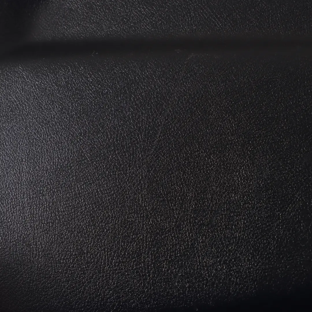 Couvercle de dossier Siège avant droit gauche Panel Noir AUDI Q3 8U - SKU 8R0881969E - Numéro de pièce 8R0881969E