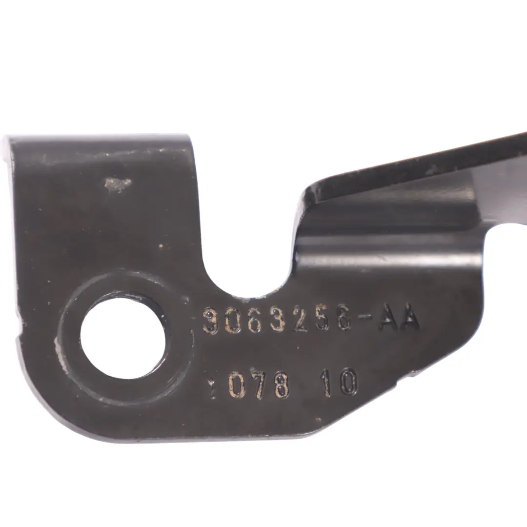 Cintura di sicurezza anteriore destra superiore Nero per Audi Q5 8R con numero di parte 8R1857706L Audi Q5 8R Cintura di sicurezza anteriore destra superiore Nero - SKU 8R1857706L - Numero di parte 8R1857706L