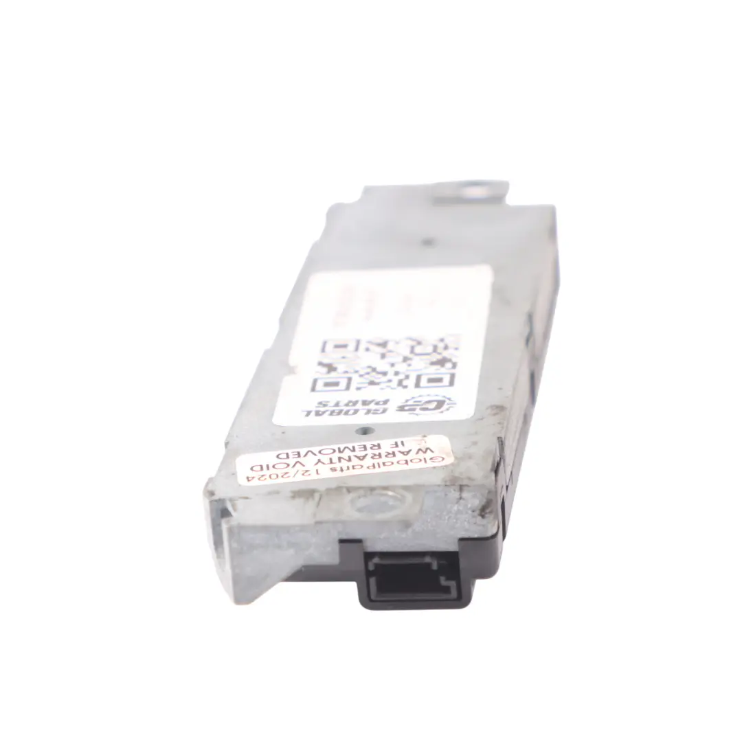 Antena Amplificador Derecho para Audi A5 8T con número de pieza 8T0035225E Audi A5 8T Antena Amplificador Derecho - SKU 8T0035225E - Número de pieza 8T0035225E