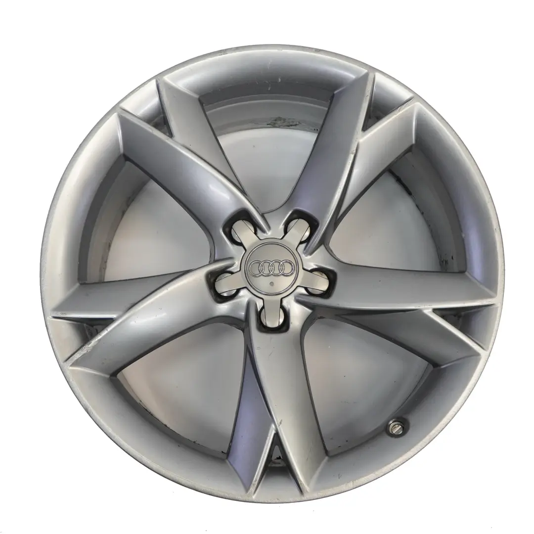 Jante grise en alliage 19" 8.5J ET:32 flèche l'étoile pour Audi A5 8T à propos du numéro de pièce 8T0601025F Audi A5 8T Jante grise en alliage 19" 8.5J ET:32 flèche l'étoile - SKU 8T0601025F-4 - Numéro de pièce 8T0601025F