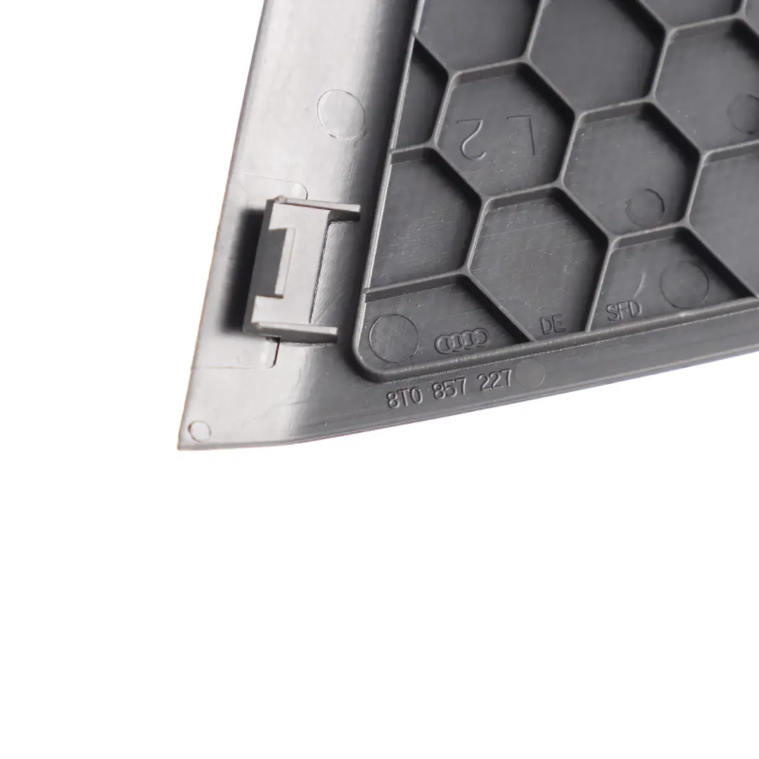 Copertura Altoparlante Audi A4 B8 A5 8T Cruscoto Rivestimento Sinistro per con numero di parte 8T0857227 Copertura Altoparlante Audi A4 B8 A5 8T Cruscoto Rivestimento Sinistro - SKU 8T0857227 - Numero di parte 8T0857227