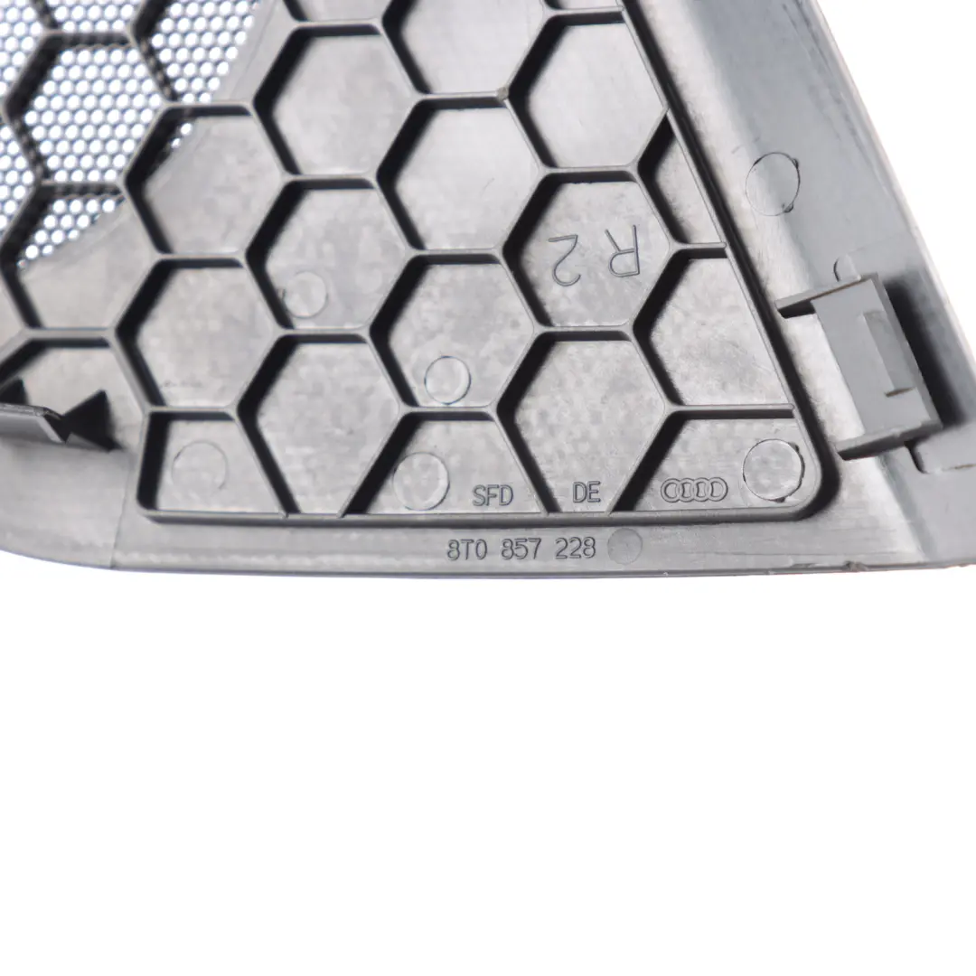 Copertura Altoparlante Audi A4 B8 S5 8T Rivestimento Anteriore Destro per con numero di parte 8T0857228 Copertura Altoparlante Audi A4 B8 S5 8T Rivestimento Anteriore Destro - SKU 8T0857228 - Numero di parte 8T0857228