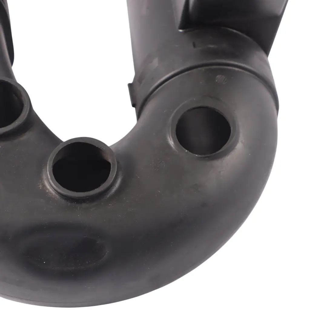 Conduit d'air Boîte de filtre à air Tuyau d'entrée pour Audi Q3 8U 2.0 TDI à propos du numéro de pièce 8U0129618 Audi Q3 8U 2.0 TDI Conduit d'air Boîte de filtre à air Tuyau d'entrée - SKU 8U0129618 - Numéro de pièce 8U0129618