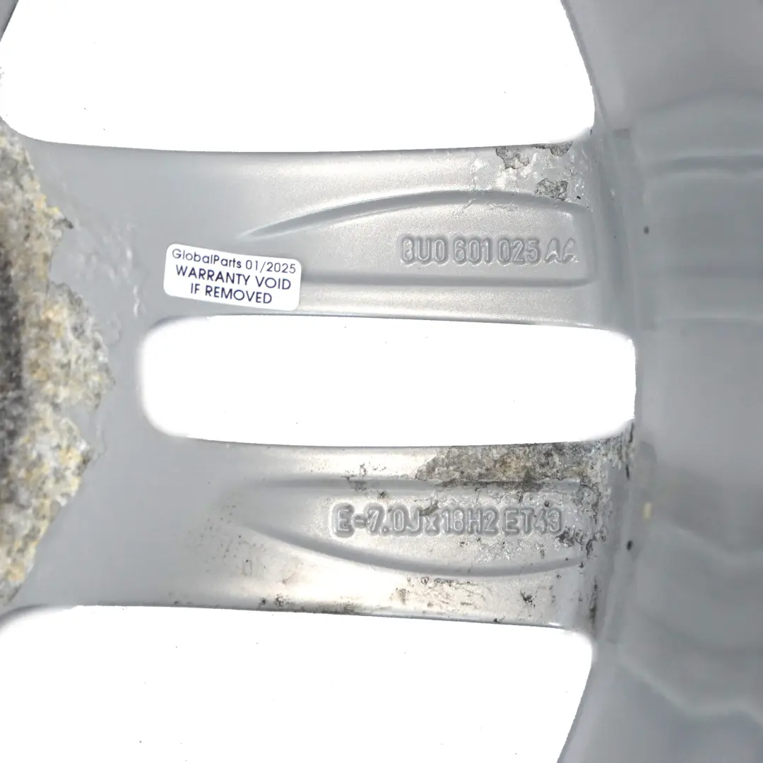 Srebrna Felga Aluminiowa 18" 7J ET:43 do Audi Q3 8U o numerze 8U0601025AA Audi Q3 8U Srebrna Felga Aluminiowa 18" 7J ET:43 - SKU 8U0601025AA-1 - Numer Części 8U0601025AA