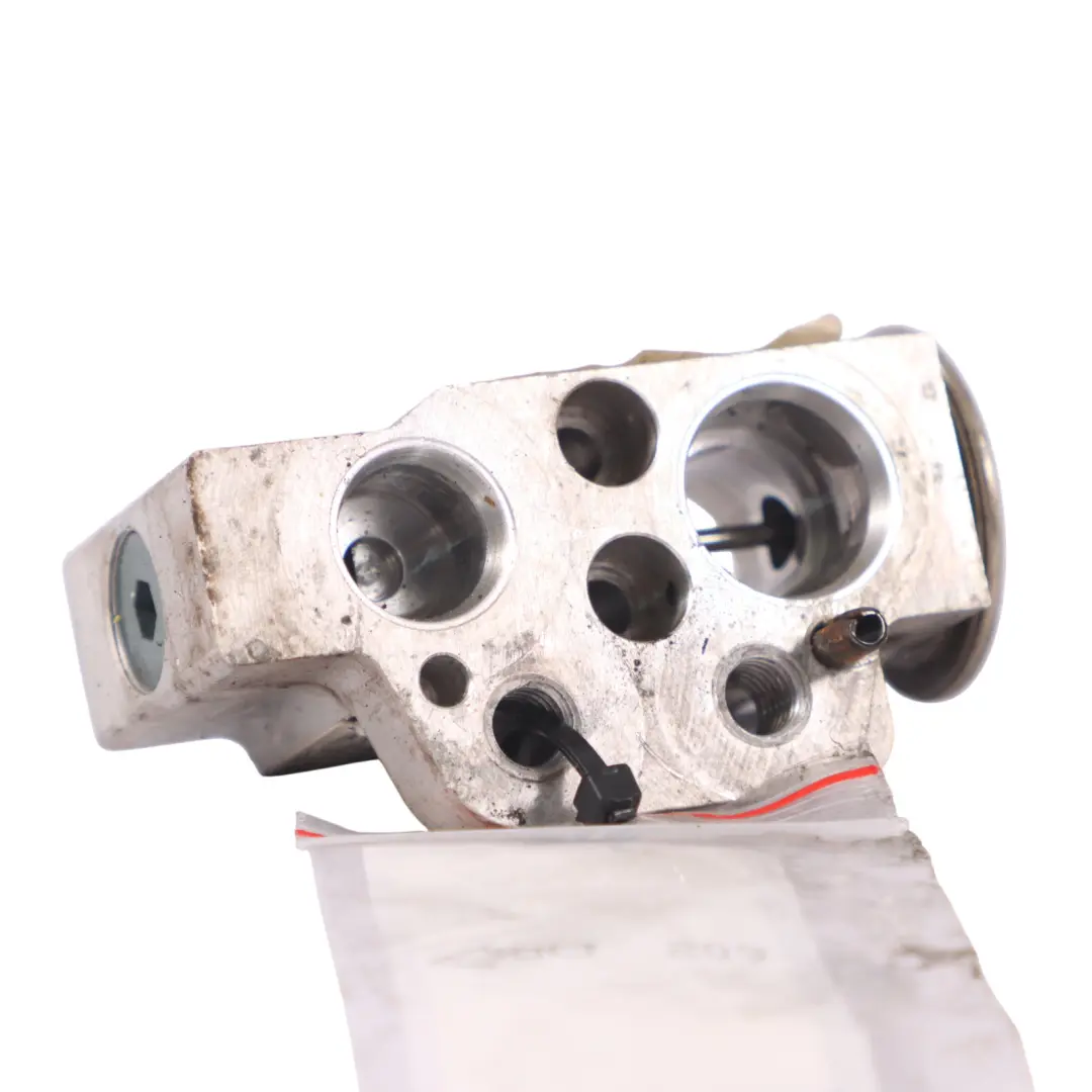 DFTA Climatisation Condition Détendeur pour Audi Q3 8U 2.0 TDI à propos du numéro de pièce 8U0820679 Audi Q3 8U 2.0 TDI DFTA Climatisation Condition Détendeur - SKU 8U0820679 - Numéro de pièce 8U0820679