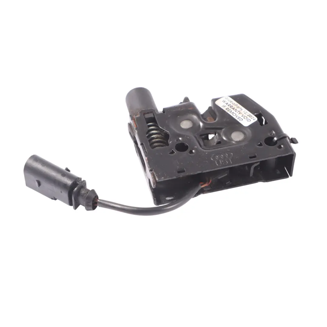 Blocco Cofano Motore Chiusura Sinistra Destra per Audi Q3 8U con numero di parte 8U0823509 Audi Q3 8U Blocco Cofano Motore Chiusura Sinistra Destra - SKU 8U0823509 - Numero di parte 8U0823509