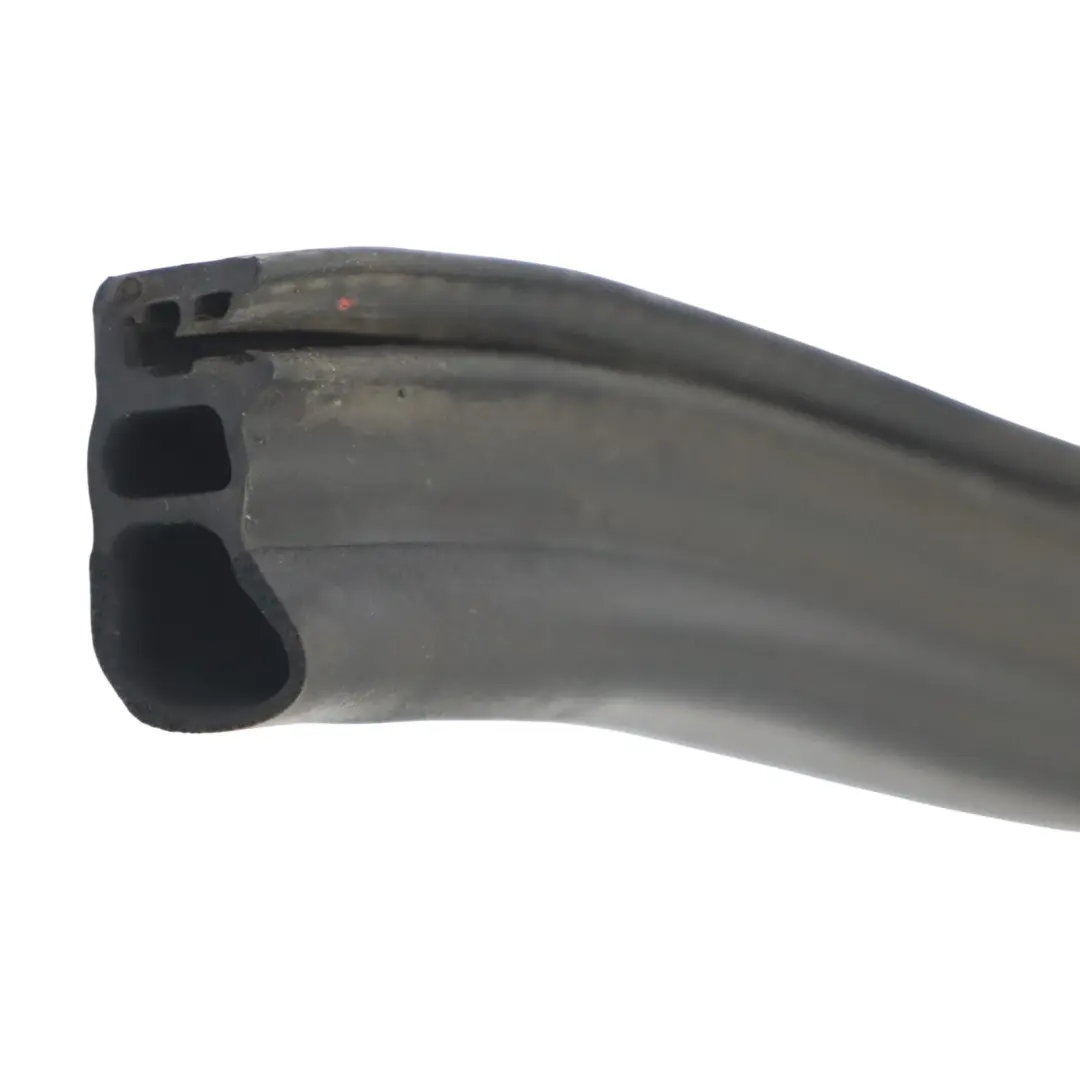 Striscia anteriore cofano motore gomma guarnizione tenuta per Audi Q3 8U con numero di parte 8U0823723 Audi Q3 8U Striscia anteriore cofano motore gomma guarnizione tenuta - SKU 8U0823723 - Numero di parte 8U0823723