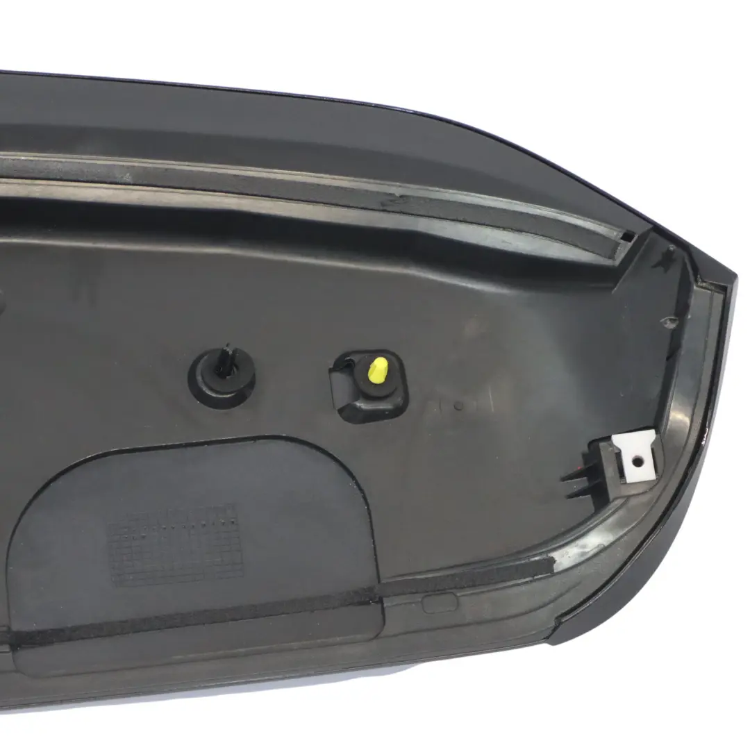Audi Q3 8U Panneau Spoiler arrière de hayon de coffre Noir brillant - LY9B - SKU 8U0827933F-BBL1 - Numéro de pièce 8U0827933F