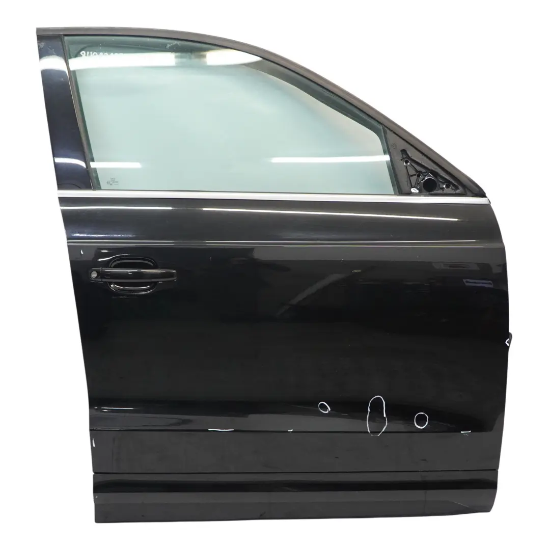 Audi Q3 8U Drzwi Prawe Przednie Mythical Black Czarny Metalik - Y9T - SKU 8U0831052C-MYB - Numer Części 8U0831052C