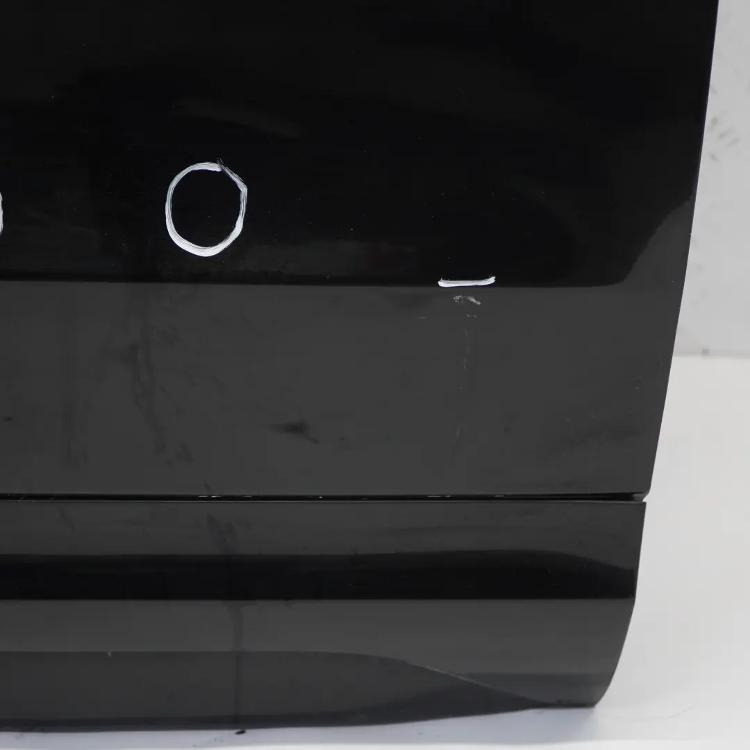 Porta anteriore destra Pannello di copertura Mythical Black - Y9T per Audi Q3 8U con numero di parte 8U0831052C Audi Q3 8U Porta anteriore destra Pannello di copertura Mythical Black - Y9T - SKU 8U0831052C-MYB - Numero di parte 8U0831052C