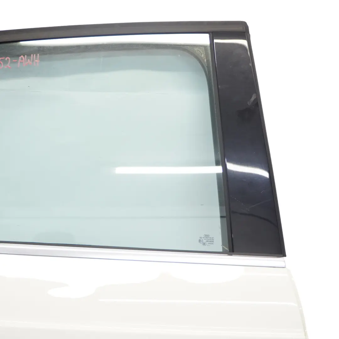 Drzwi Prawe Tylne Amalfi White Biały - Y9K do Audi Q3 8U o numerze 8U0833052 Audi Q3 8U Drzwi Prawe Tylne Amalfi White Biały - Y9K - SKU 8U0833052-AWH - Numer Części 8U0833052