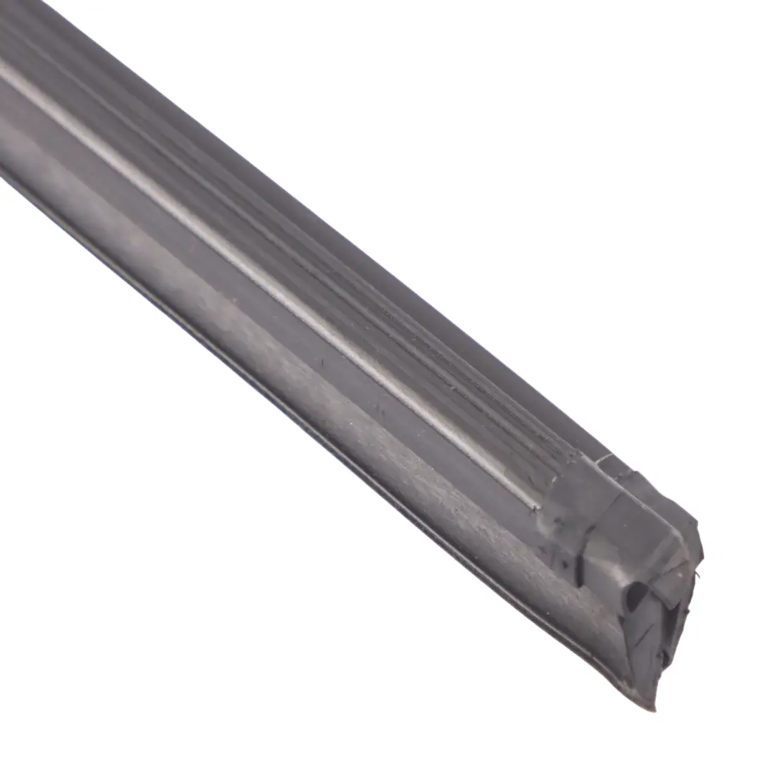 Audi Q3 8U Joint rail guidage intérieur porte avant caoutchouc gauche - SKU 8U0837479 - Numéro de pièce 8U0837479