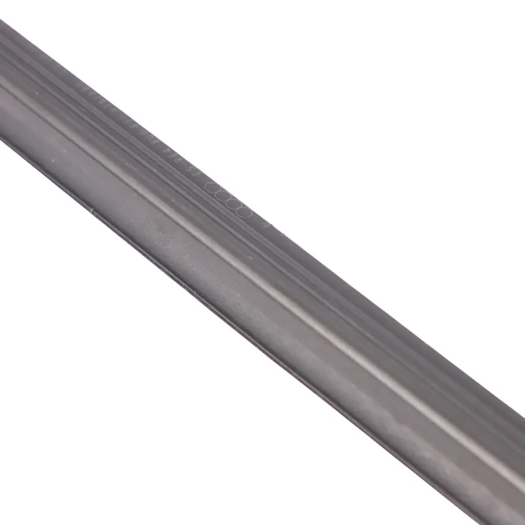Audi Q3 8U Joint rail guidage intérieur porte avant caoutchouc gauche - SKU 8U0837479 - Numéro de pièce 8U0837479